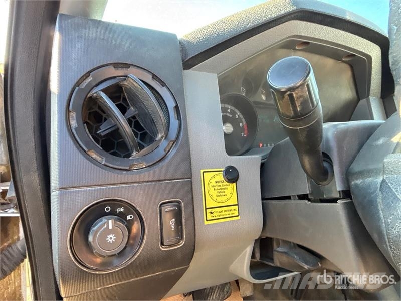 Ford F-350 4x4 Crew Cab Pickup Ostalo