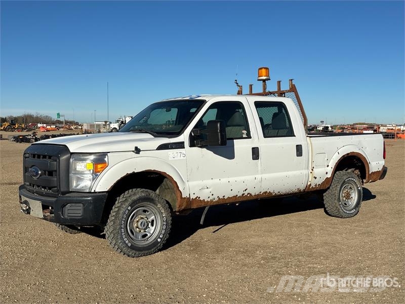 Ford F-350 4x4 Crew Cab Pickup Ostalo