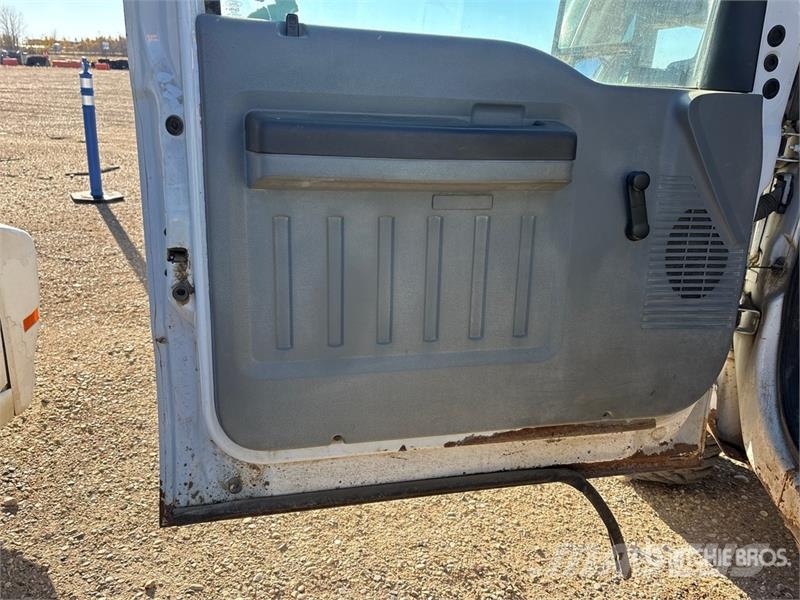Ford F-350 4x4 Crew Cab Pickup Ostalo