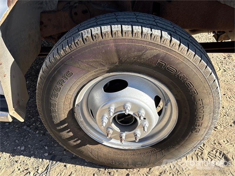 Ford F-350 4x4 Crew Cab Pickup أخرى