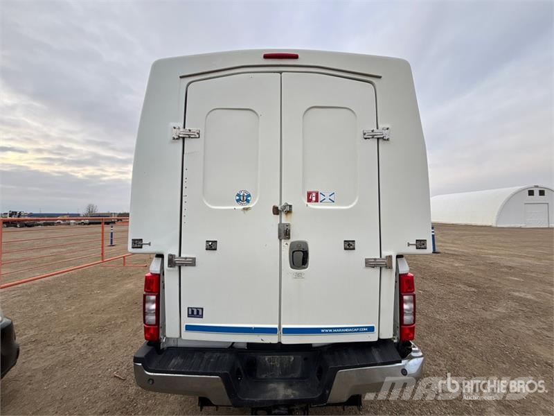 Ford F-350 4x4 Crew Cab Pickup Ostalo