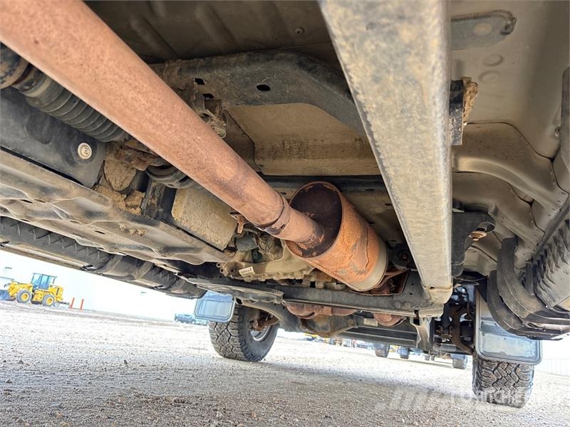 Ford F-350 4x4 Crew Cab Pickup Autre fourgon / utilitaire