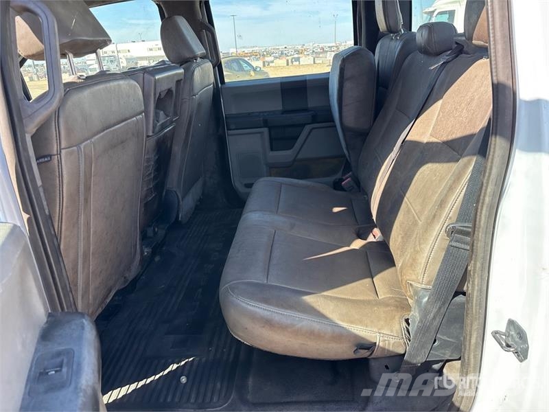 Ford F-350 4x4 Crew Cab Pickup (Inoperable) Ostalo