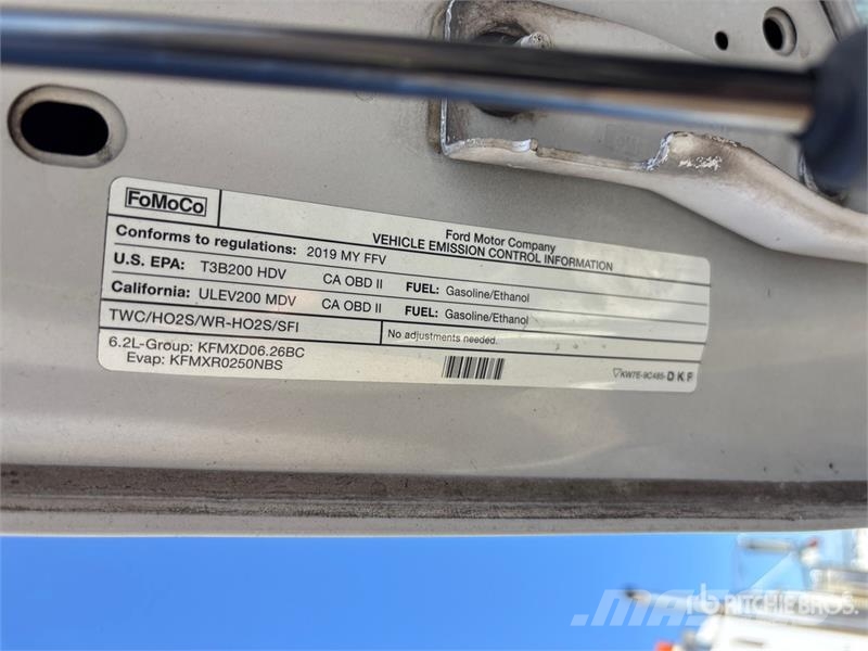 Ford F-350 4x4 Crew Cab Pickup (Inoperable) Ostalo