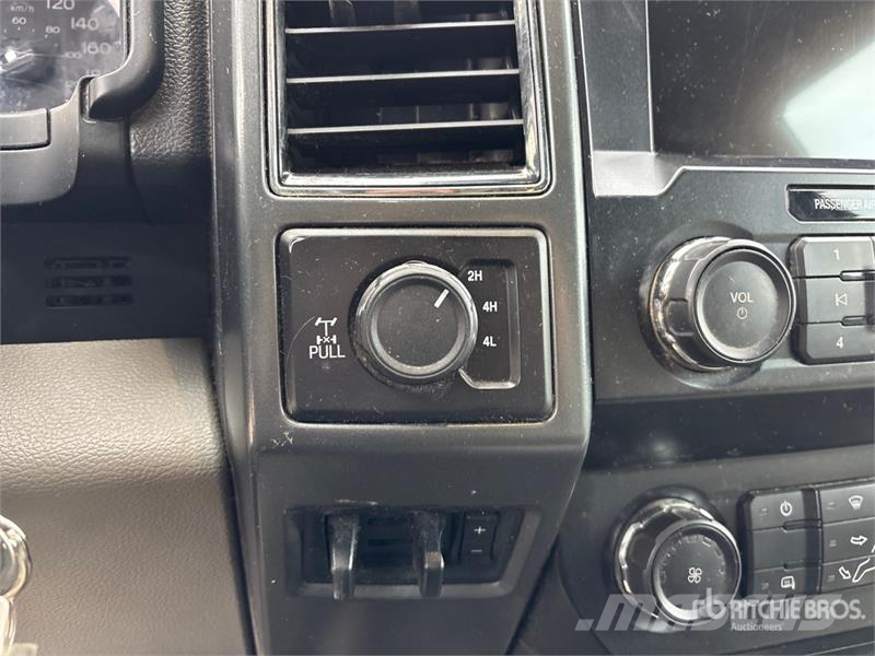 Ford F-350 4x4 Crew Cab Pickup Ostalo