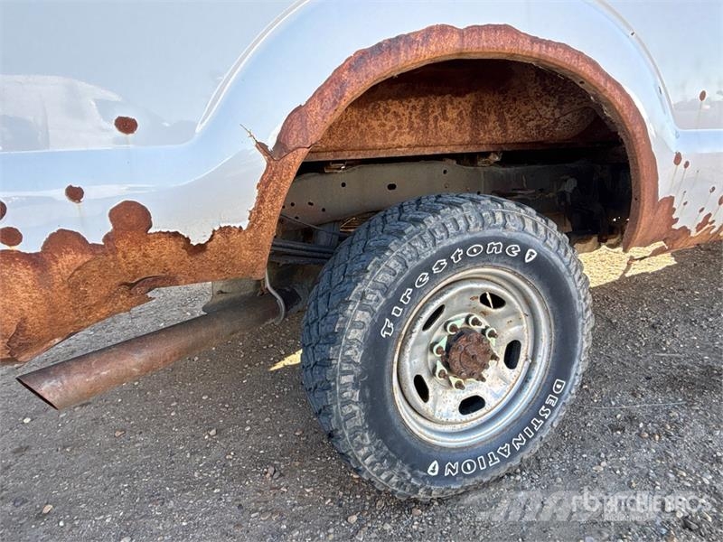 Ford F-350 4x4 Crew Cab Pickup Ostalo