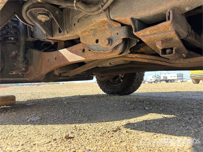 Ford F-350 4x4 Crew Cab Pickup (Inoperable) Ostalo