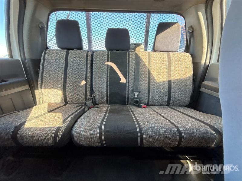 Ford F-350 4x4 Crew Cab Pickup Ostalo