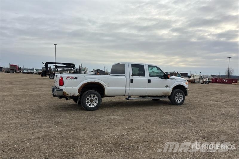Ford F-350 4x4 Crew Cab Pickup Ostalo
