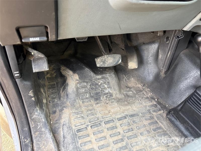 Ford F-350 4x4 Crew Cab Utility Truck Vieglais kravas automobilis/izkraušana no sāniem