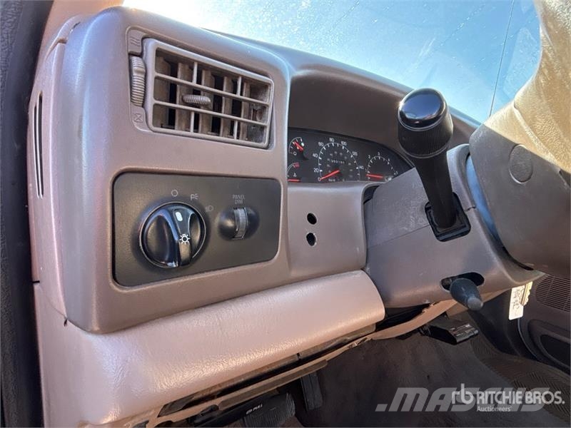 Ford F-350 4x4 Crew Cab Pickup أخرى