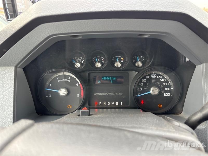 Ford F-350 4x4 Crew Cab Pickup Ostalo