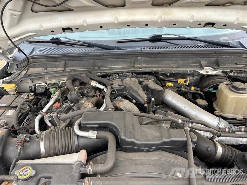 Ford F-350 4x4 Crew Cab Pickup Ostalo