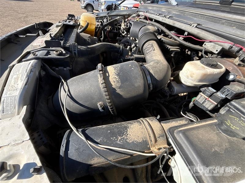 Ford F-350 4x4 Crew Cab Pickup أخرى