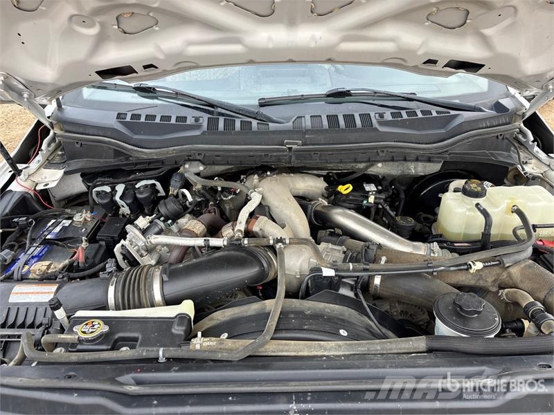 Ford F-350 4x4 Crew Cab Pickup Ostalo
