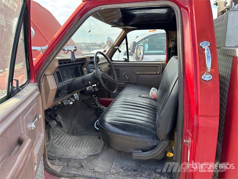 Ford F-350 4x4 Fire Truck Camion de pompier