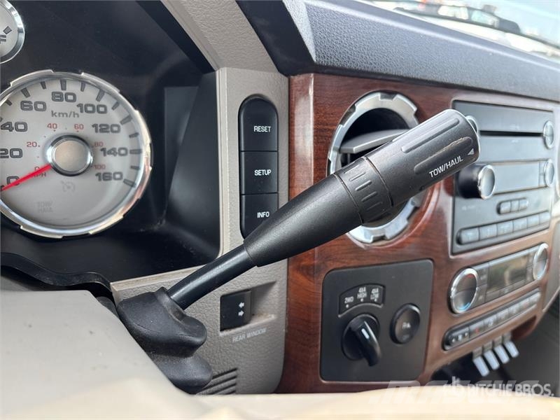 Ford F-350 Cabela's Edition 4x4 Crew Cab Pickup Andre varebiler