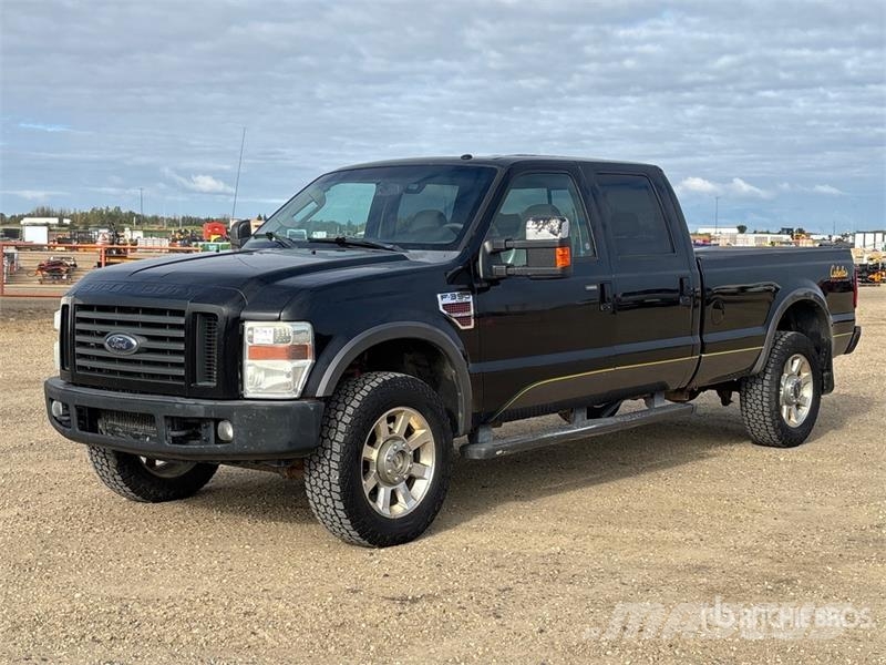 Ford F-350 Cabela's Edition 4x4 Crew Cab Pickup Andre varebiler