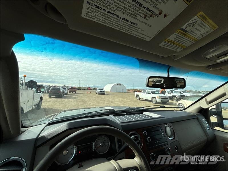 Ford F-350 Cabela's Edition 4x4 Crew Cab Pickup Andre varebiler