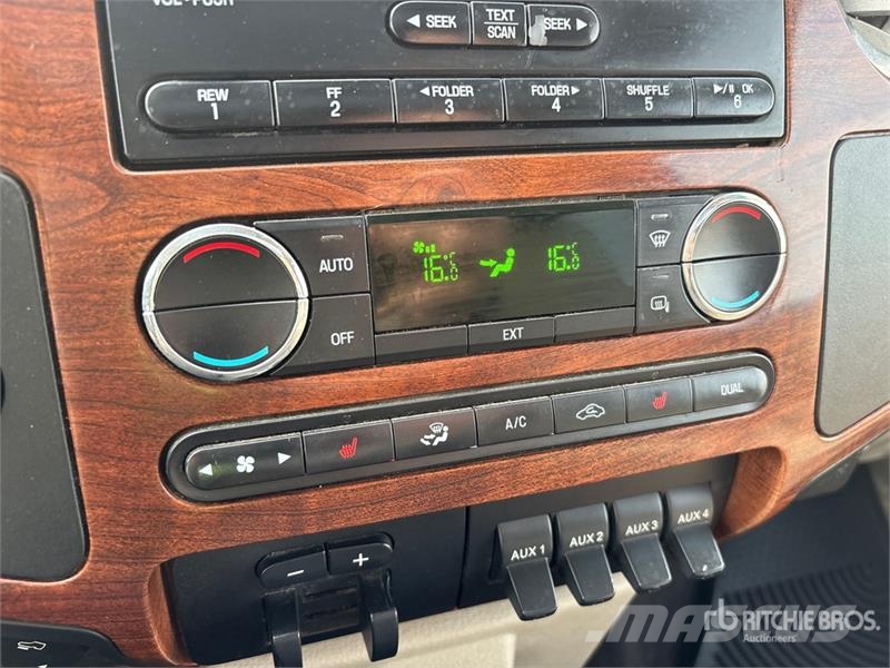 Ford F-350 Cabela's Edition 4x4 Crew Cab Pickup Andre varebiler