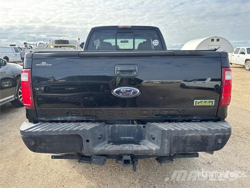 Ford F-350 Cabela's Edition 4x4 Crew Cab Pickup Andre varebiler