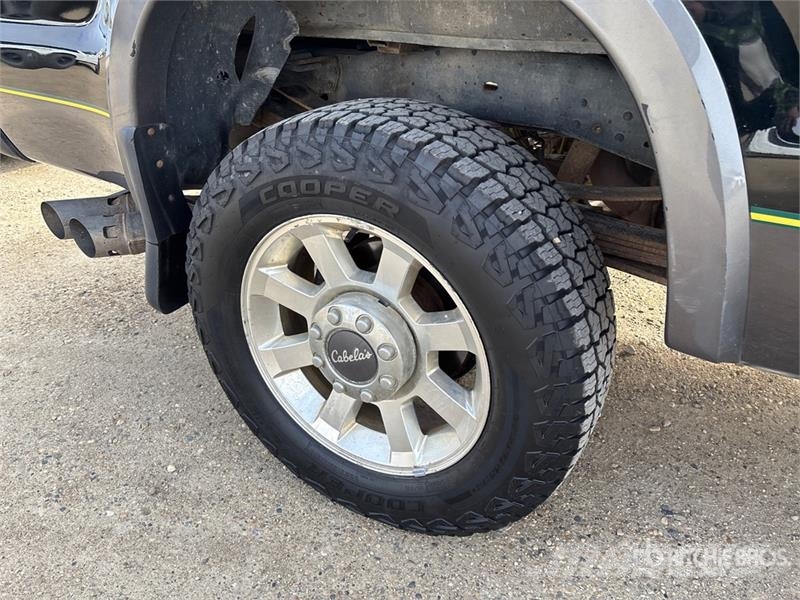 Ford F-350 Cabela's Edition 4x4 Crew Cab Pickup Andre varebiler