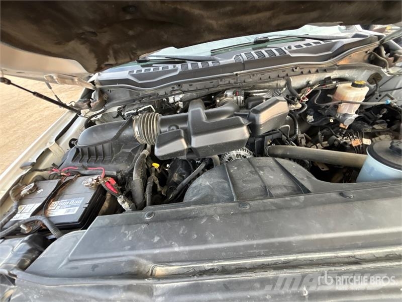 Ford F-350 Lariat 4x4 Crew Cab Pickup Ostalo