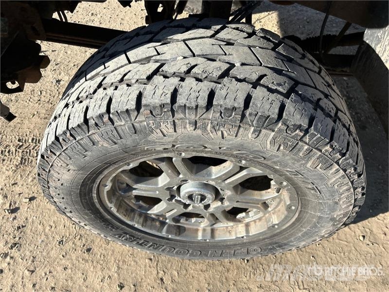 Ford F-350 Lariat 4x4 Crew Cab Pickup Muu
