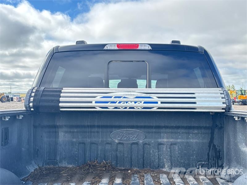 Ford F-350 Lariat 4x4 Crew Cab Pickup Anders
