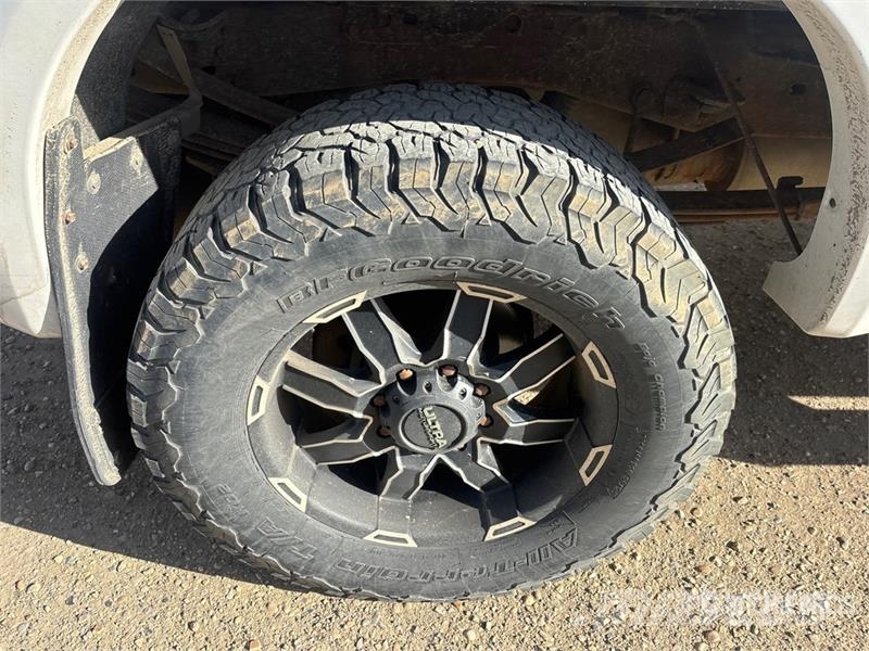 Ford F-350 Lariat 4x4 Crew Cab Pickup Ostalo