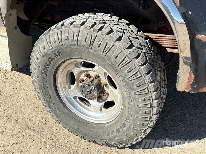 Ford F-350 Lariat 4x4 Crew Cab Spreader Truck Veicoli municipali