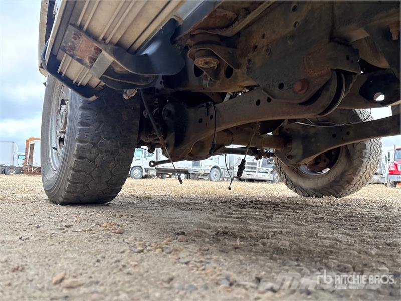 Ford F-350 Lariat 4x4 Crew Cab Pickup (Inoperable) Прочие фургоны