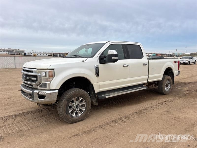 Ford F-350 Lariat 4x4 Crew Cab Pickup Autre fourgon / utilitaire
