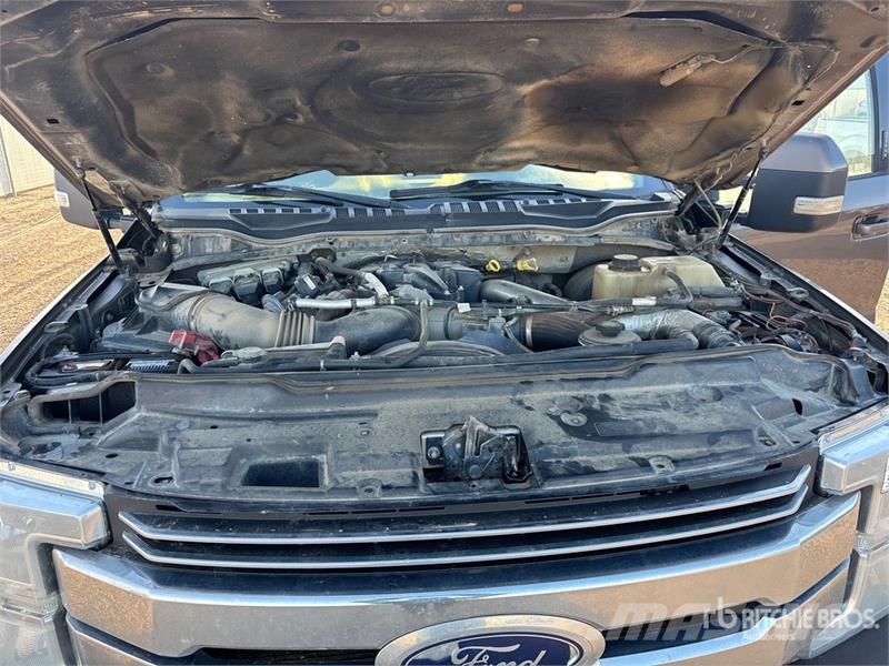 Ford F-350 Lariat 4x4 Crew Cab Pickup Furgoni altro