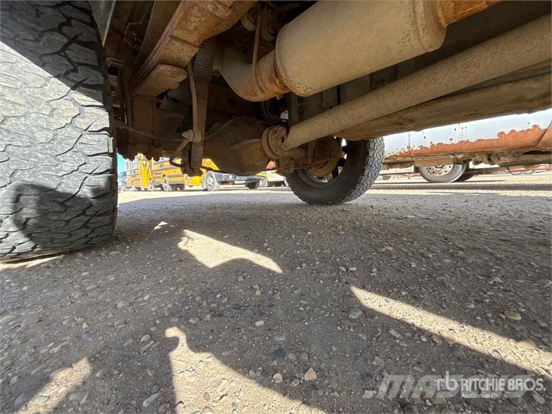 Ford F-350 Lariat 4x4 Crew Cab Pickup Ostalo