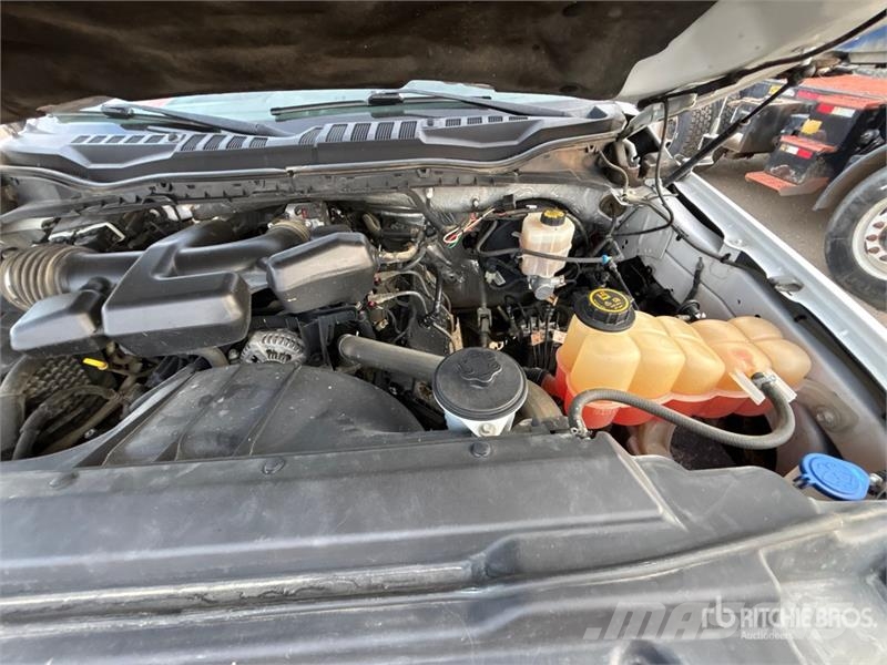 Ford F-350 Lariat 4x4 Crew Cab Pickup Ostalo