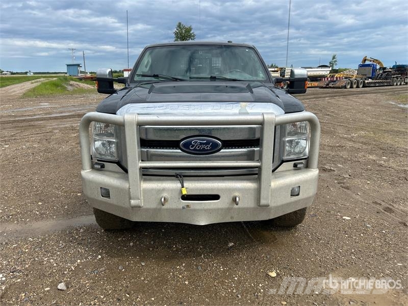 Ford F-350 Lariat 4x4 Crew Cab Pickup Άλλα Vans