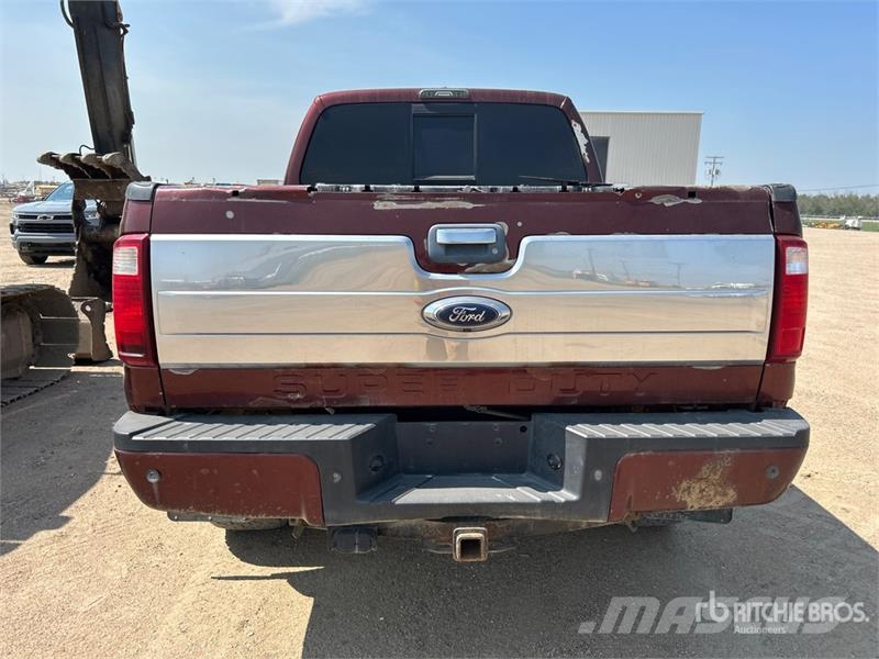 Ford F-350 Lariat 4x4 Crew Cab Pickup Прочие фургоны
