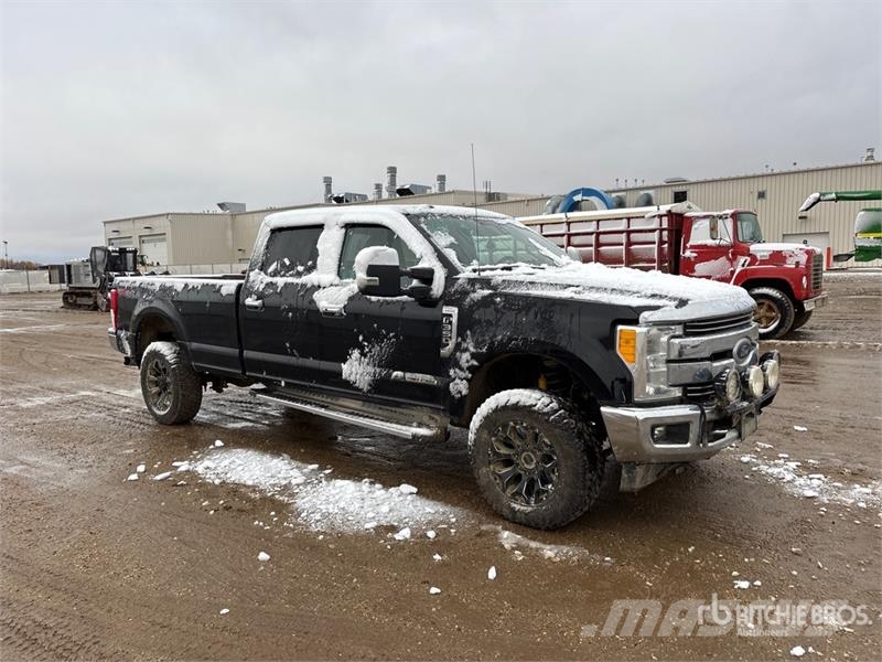 Ford F-350 Lariat 4x4 Crew Cab Pickup Furgoni altro