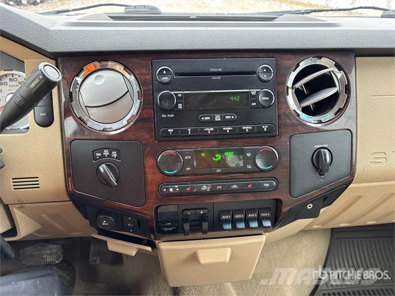 Ford F-350 Lariat 4x4 Crew Cab Pickup Furgoni altro
