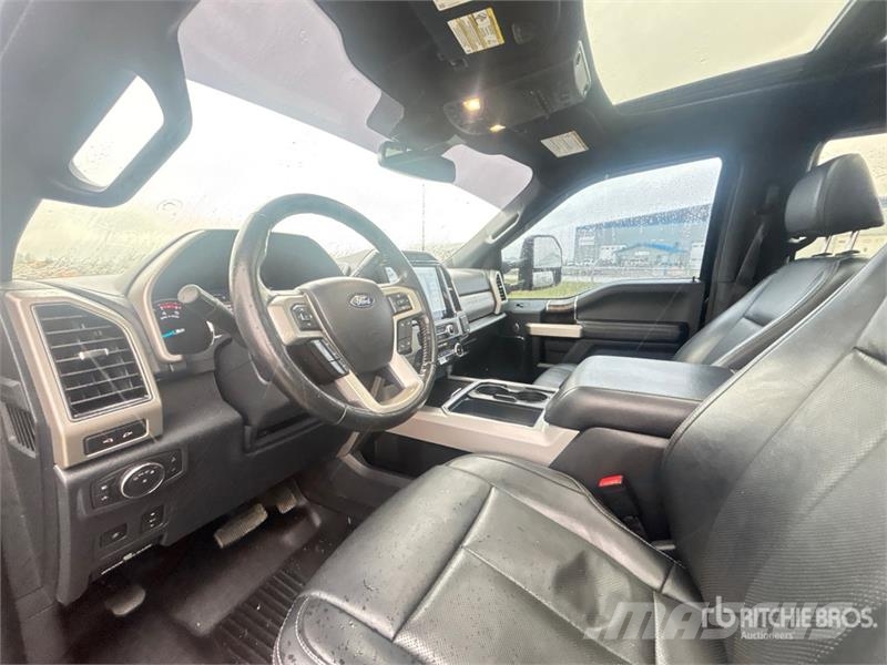 Ford F-350 Lariat 4x4 Crew Cab Pickup Anders