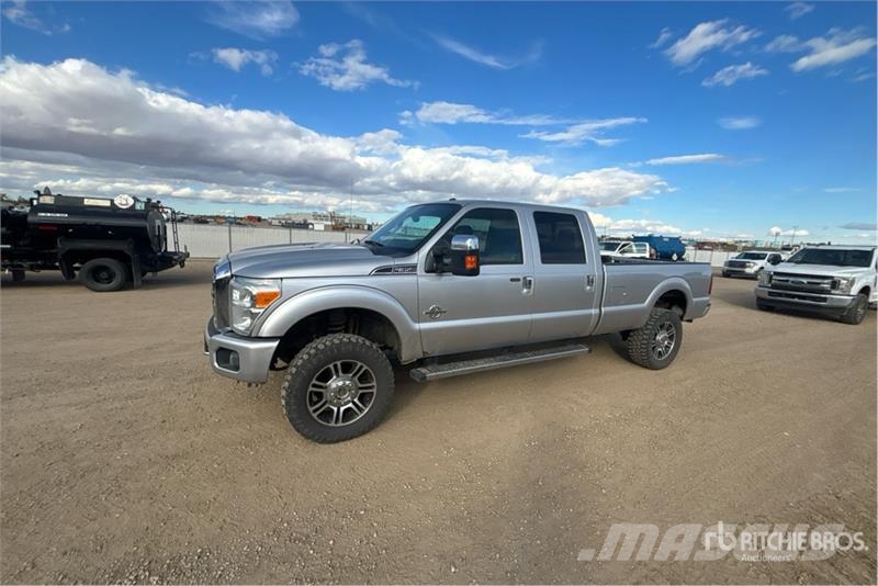 Ford F-350 Lariat 4x4 Crew Cab Pickup Ostalo