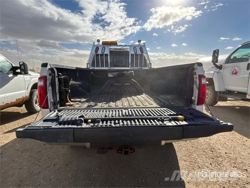 Ford F-350 Lariat 4x4 Crew Cab Pickup Ostalo