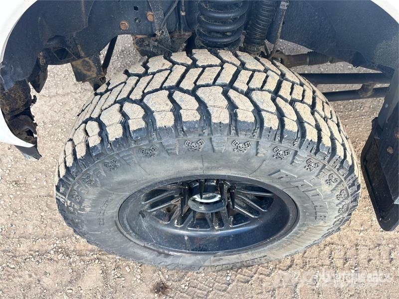Ford F-350 Lariat 4x4 Crew Cab Pickup Muu
