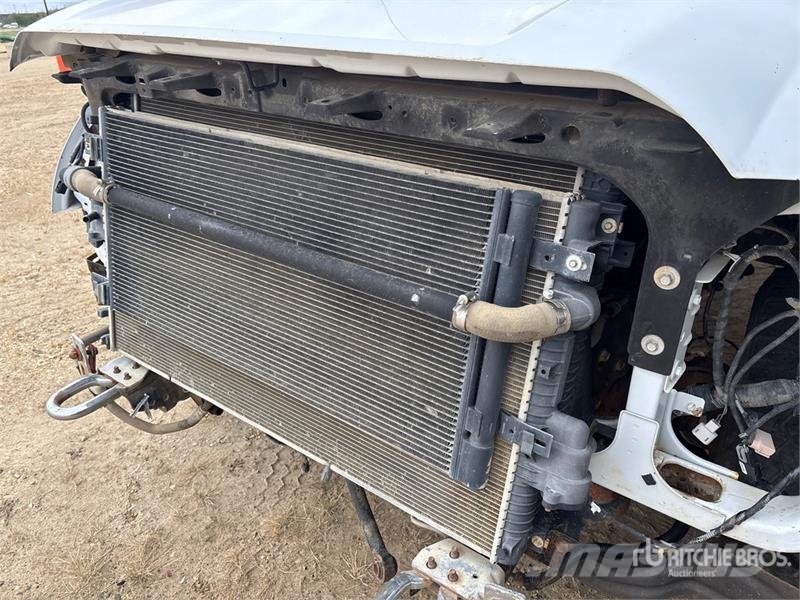 Ford F-350 Lariat 4x4 Crew Cab Pickup (Inoperable) Прочие фургоны