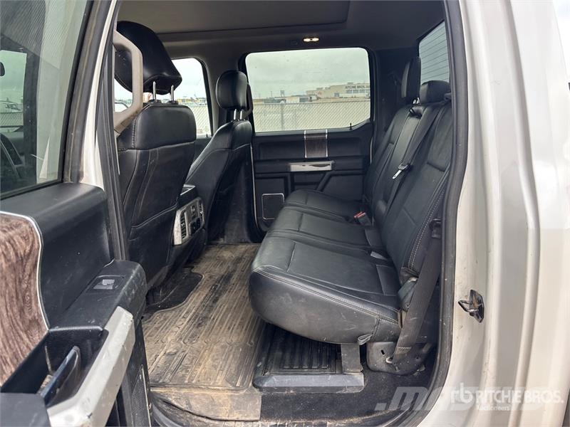 Ford F-350 Lariat 4x4 Crew Cab Pickup Andre