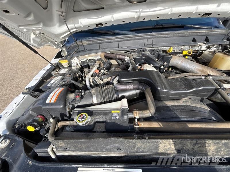 Ford F-350 Lariat 4x4 Crew Cab Pickup Autre fourgon / utilitaire