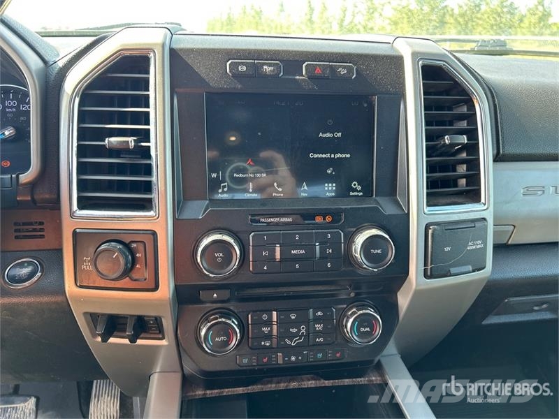 Ford F-350 Lariat 4x4 Crew Cab Pickup Прочие фургоны