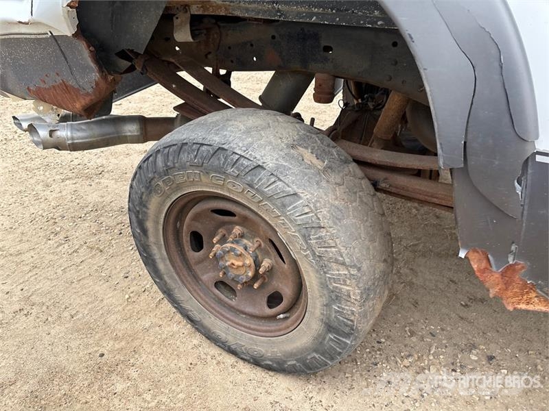 Ford F-350 Lariat 4x4 Crew Cab Pickup (Inoperable) Прочие фургоны