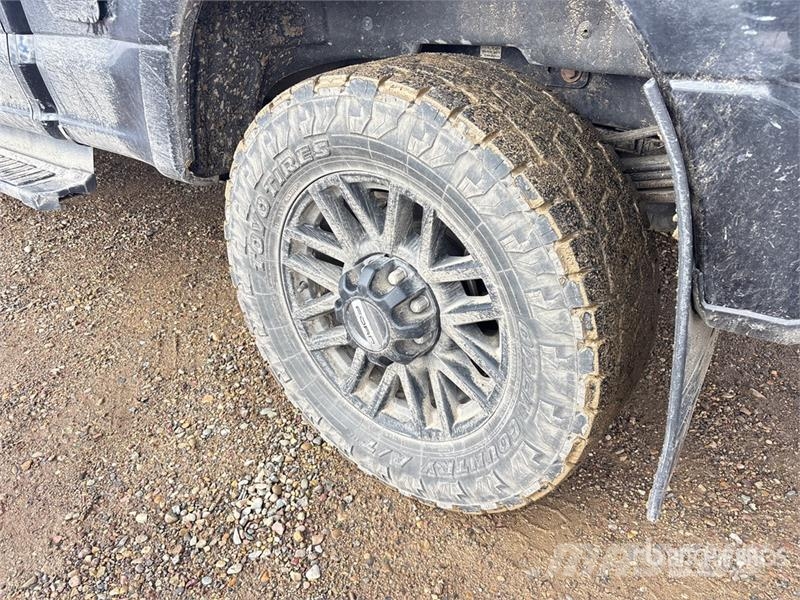 Ford F-350 Lariat 4x4 Crew Cab Pickup Anders